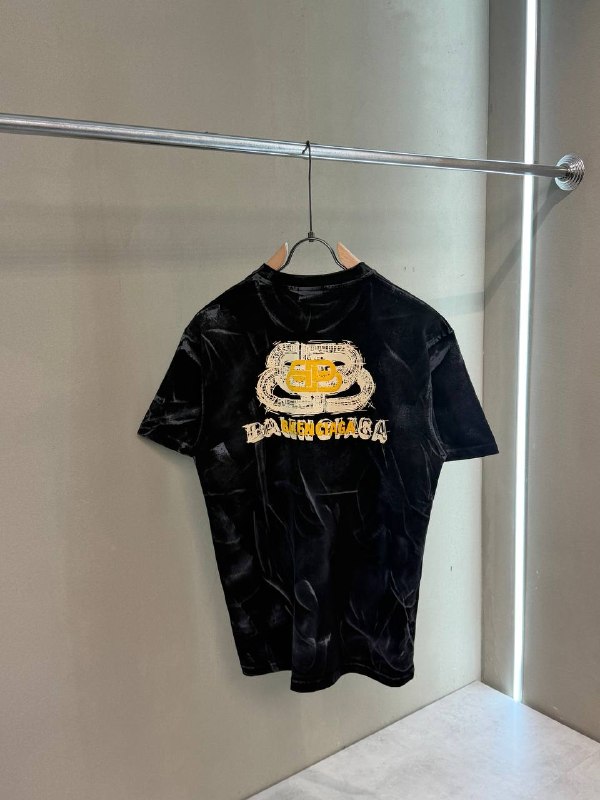 Apparel — TGR73gICnQdU view