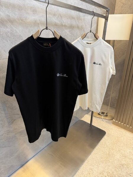 Apparel — TGR7UM87XwAJ view 3
