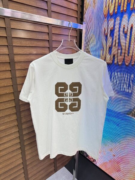 Apparel — TGRUGv-QIydx