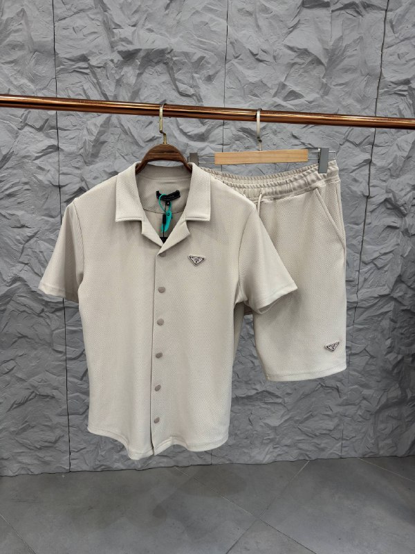 Apparel — TGRh5MlYxIzP view