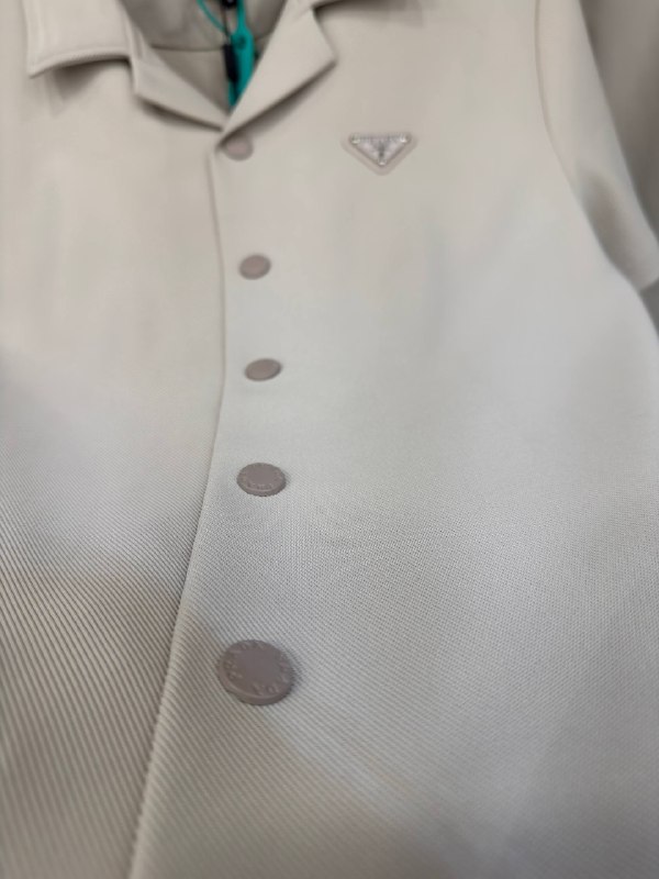 Apparel — TGRh5MlYxIzP view