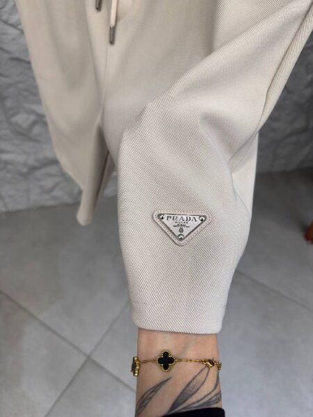 Apparel — TGRh5MlYxIzP view 5