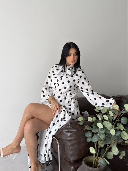 Apparel — TGRn1iwuwLs1 view 3