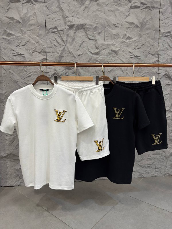 Apparel — TGRrhXVD5Uun