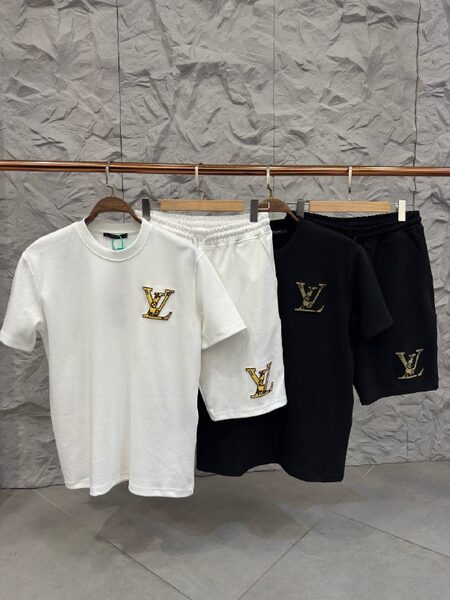 Apparel — TGRrhXVD5Uun