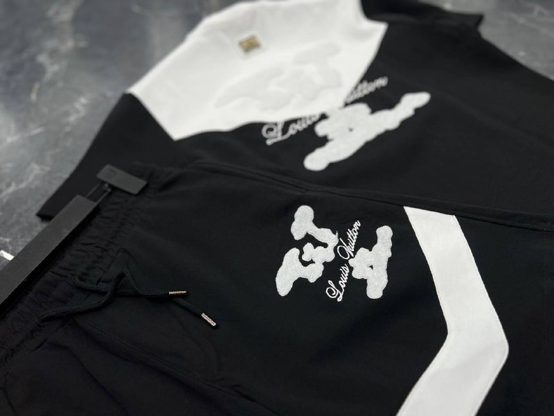 Apparel — TGRu2m8wyagB view