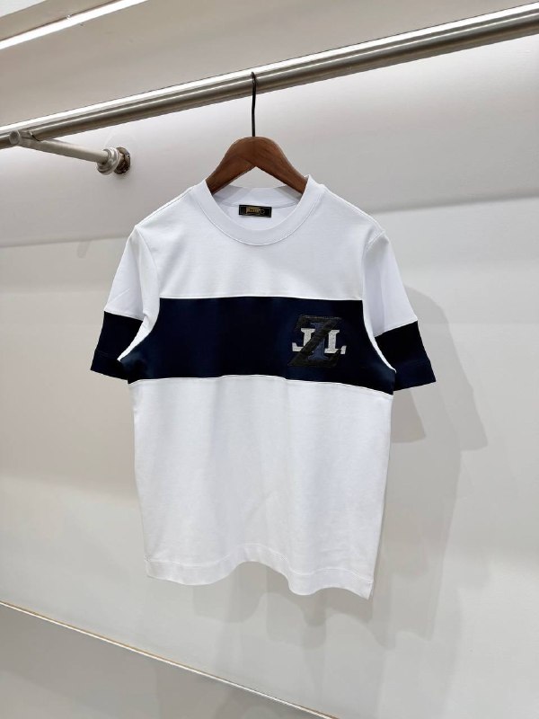 Apparel — TGS18qXlPVzl view
