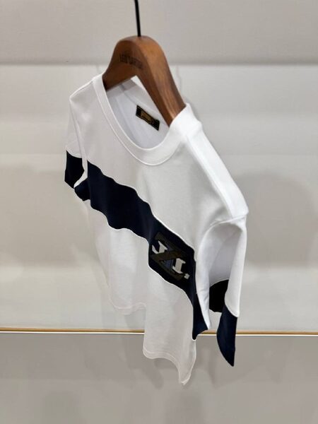 Apparel — TGS18qXlPVzl view 3