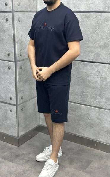 Apparel — TGSAwuGGCT4o view 2