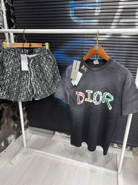 Apparel — TGSCWUj2IusE view 2