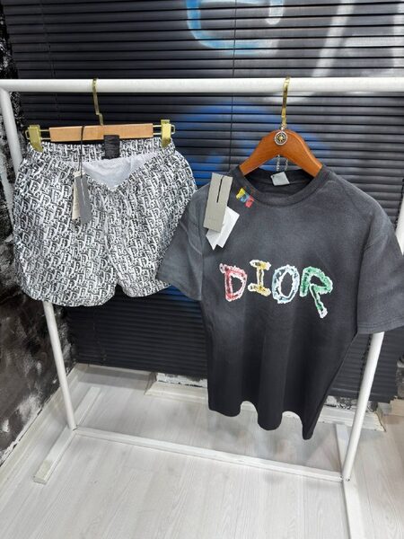 Apparel — TGSCWUj2IusE view 3