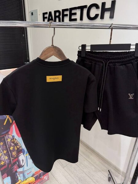 Apparel — TGSeiLkQCP4M view 2