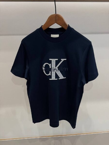Apparel — TGSq-Ygqbxd_