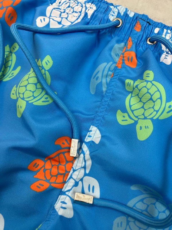 Apparel — TGTd4zihZUW4 view