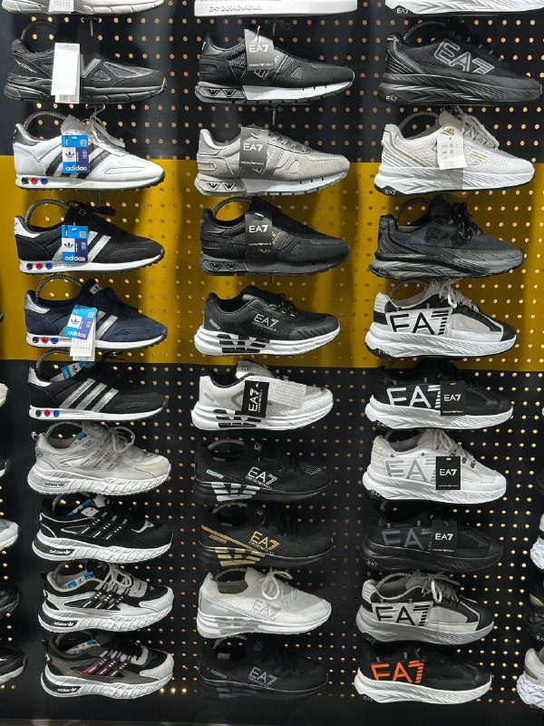 Men's Sneakers — TGTg14eG_Tie view