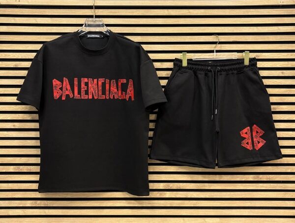 Apparel — TGTsQy2LLXcU view 3