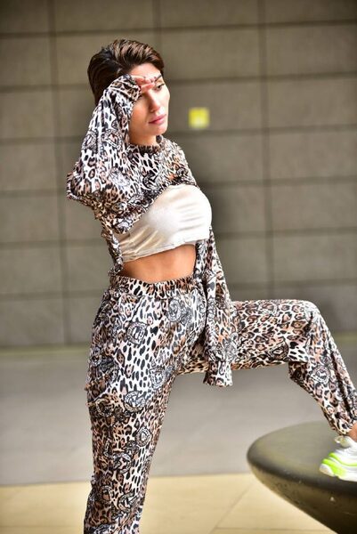 Apparel — TGTwnWGYq_cA view 2