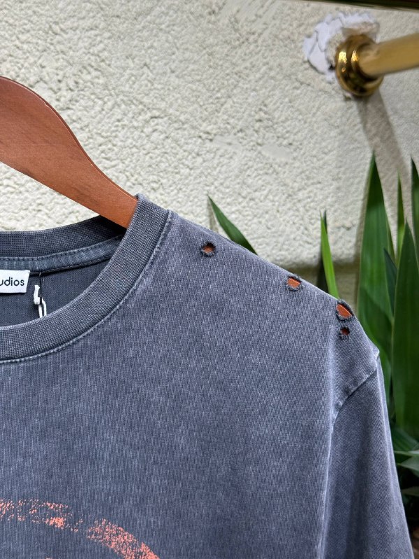 Apparel — TGUAWl8JcptO view