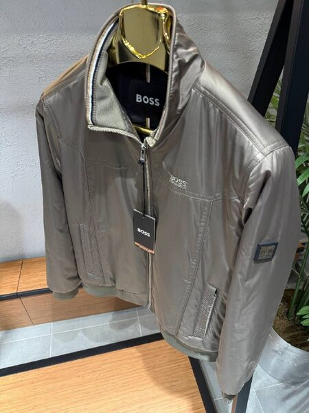 Apparel — TGUF4za-nWmo view 2