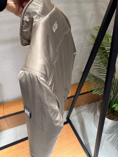 Apparel — TGUF4za-nWmo view 4