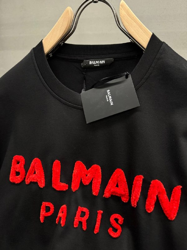 Apparel — TGUJf0Wb_4tM view