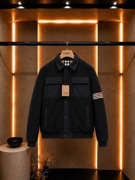 Apparel — TGUK7F8z20sk