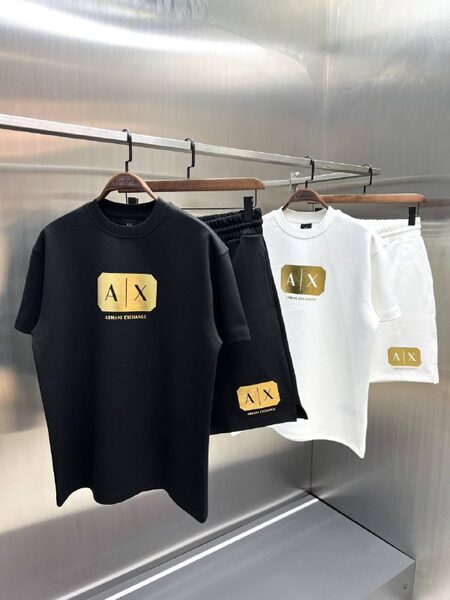Apparel — TGUQ8W08n1Wr