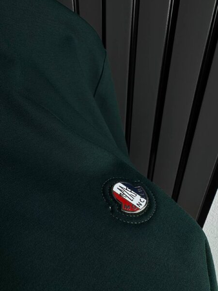 Apparel — TGUw6mhqHOlo view 3