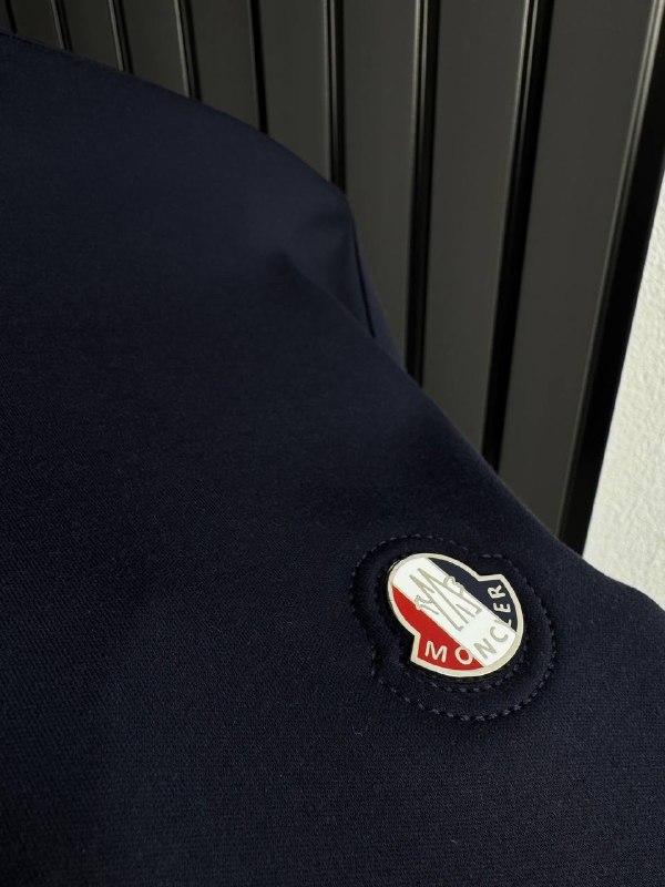 Apparel — TGUw6mhqHOlo view