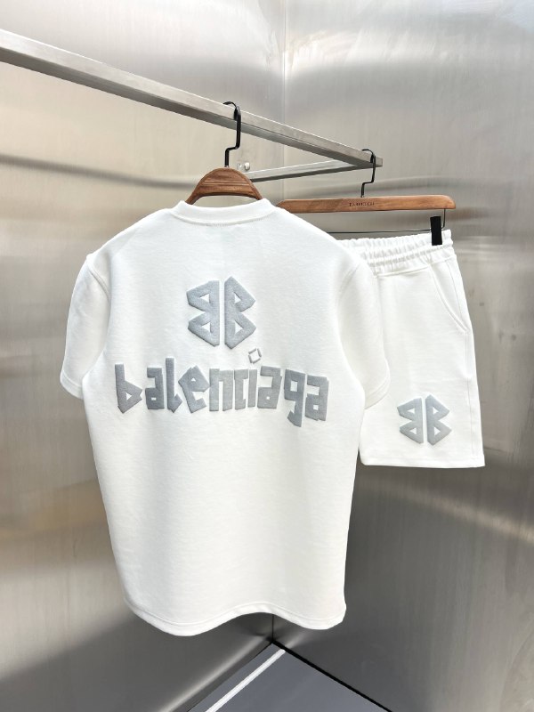 Apparel — TGV0ENXBL3n1