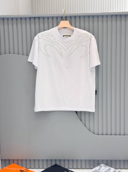 Apparel — TGV4VQt4nzCo