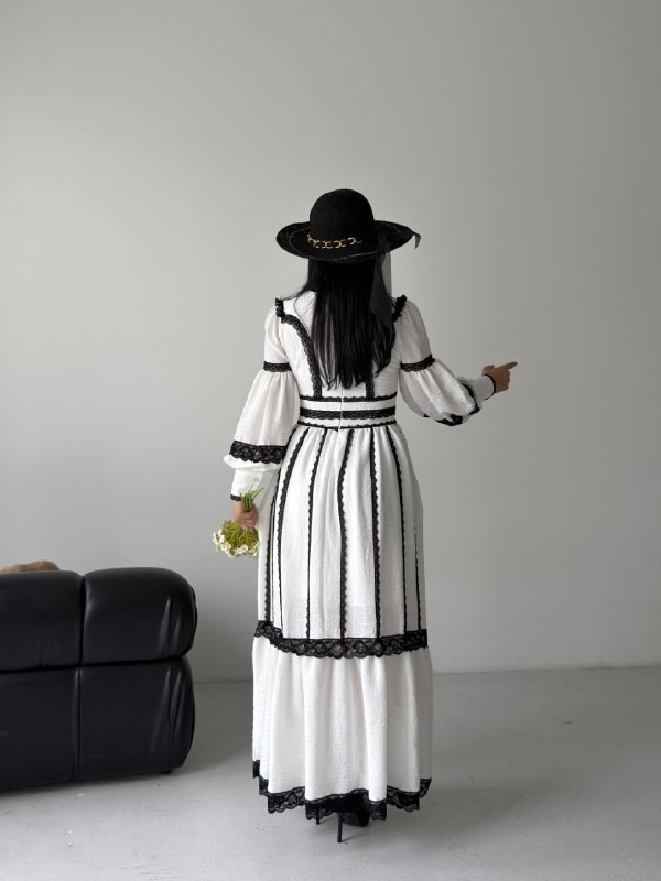 Apparel — TGVHrjO6Cev4 view