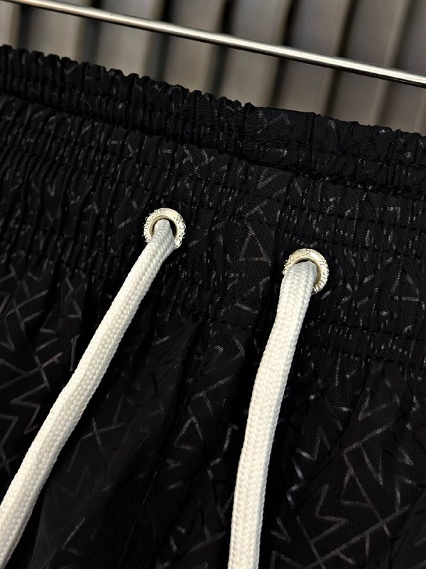 Apparel — TGW3ksTcws0G view