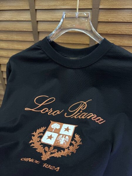 Apparel — TGWhTVXLgKXl view 2
