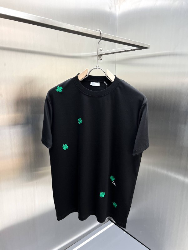 Apparel — TGX9Cf-y4LIv