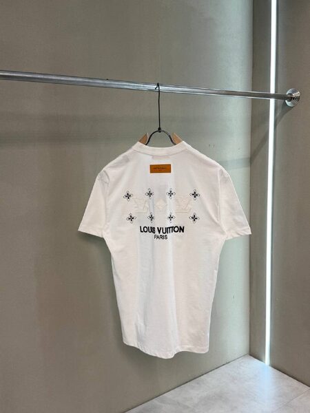 Apparel — TGXH0oiK_SBw view 4