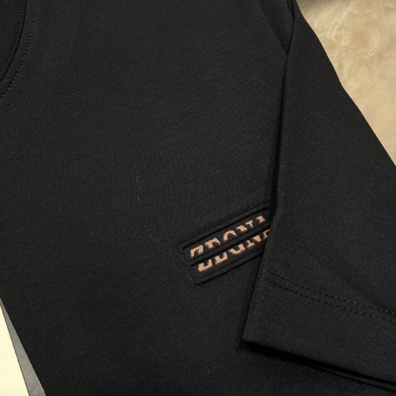 Apparel — TGXPI6mWItZa view