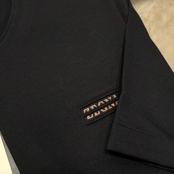 Apparel — TGXPI6mWItZa view 3