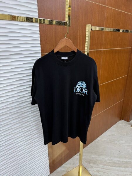 Apparel — TGXd9Ry5SCyY