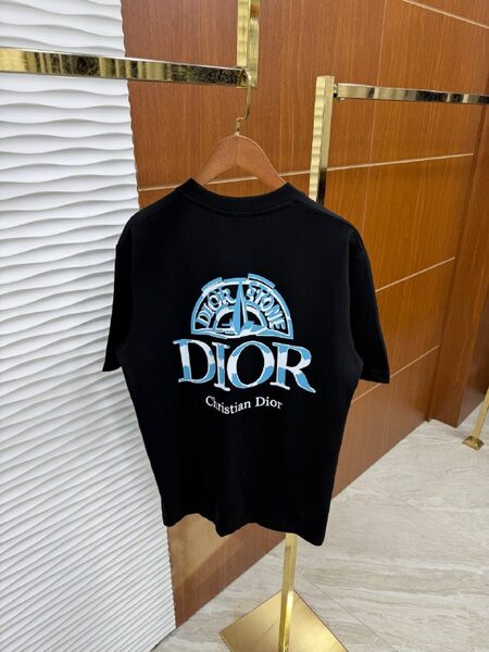 Apparel — TGXd9Ry5SCyY view 3