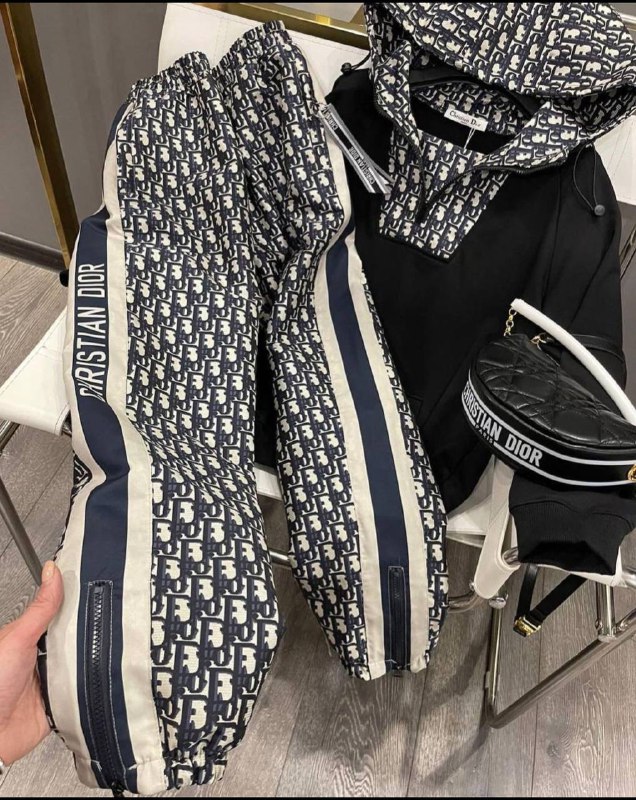 Apparel — TGXp7Vqr4hPX view