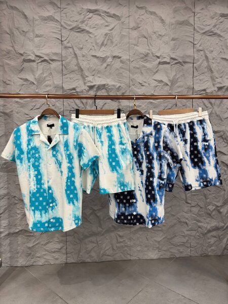 Apparel — TGXq3E7thtlt