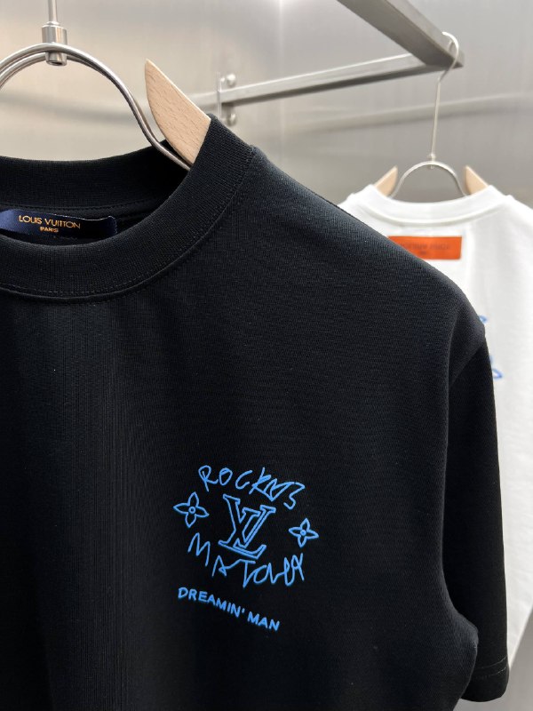 Apparel — TGXzGH9BCcMm view
