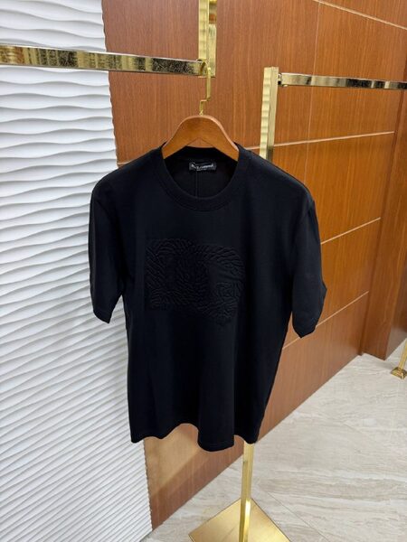 Apparel — TGY0SU7T7GkM