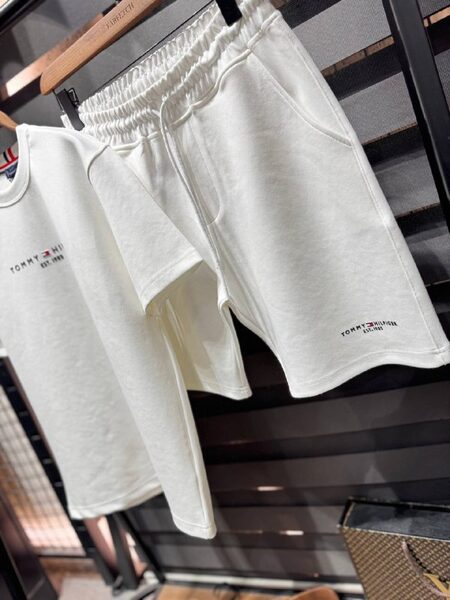 Apparel — TGY0yXXSn_ja