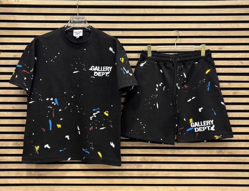 Apparel — TGY4uMQUQRQQ