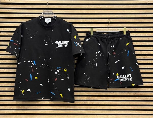 Apparel — TGY4uMQUQRQQ