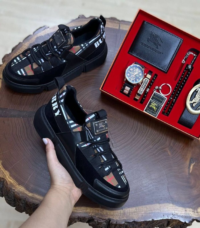 Burberry Sneakers — TGY75pJAY_3L