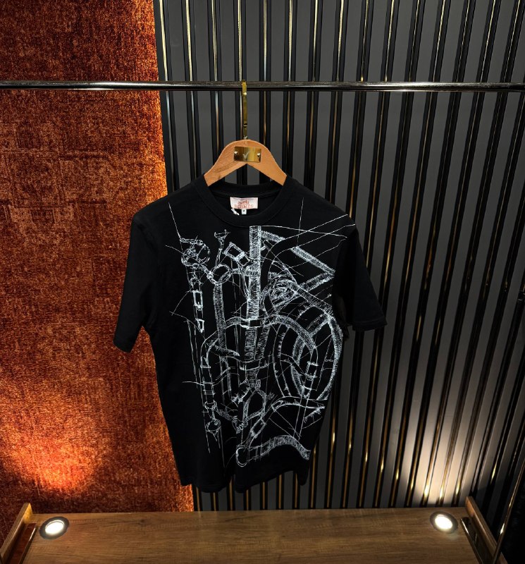 Apparel — TGYGm1N3TsM7