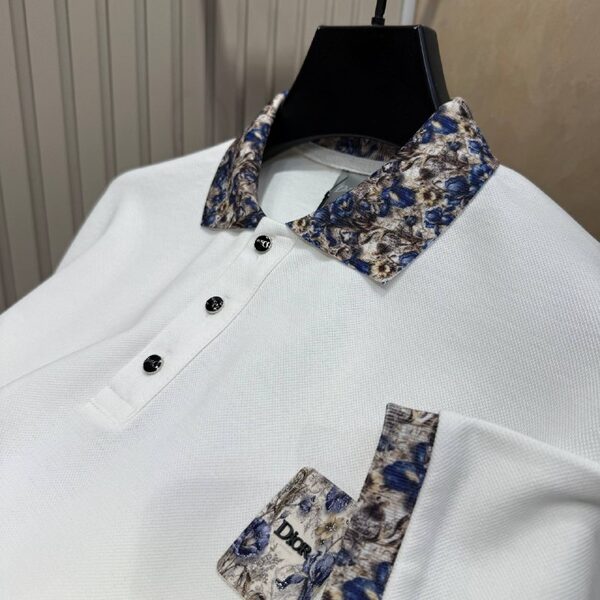 Apparel — TGYGxCN05SzC